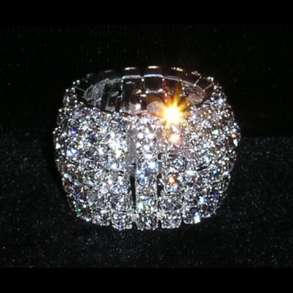 Goddess Dome 6-Row Stretch Rhinestone Ring WOW!